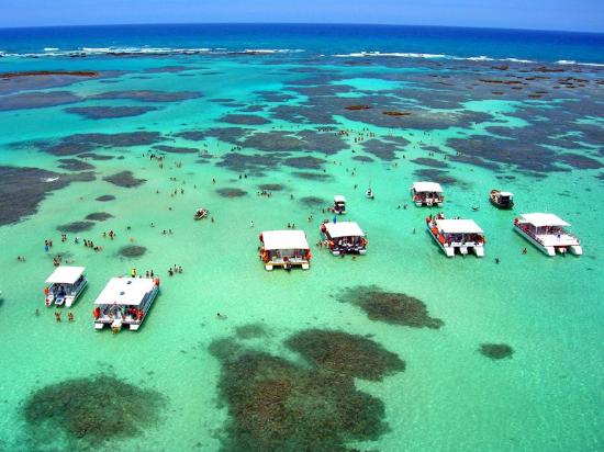 Passeio para as piscinas naturais pela manhã