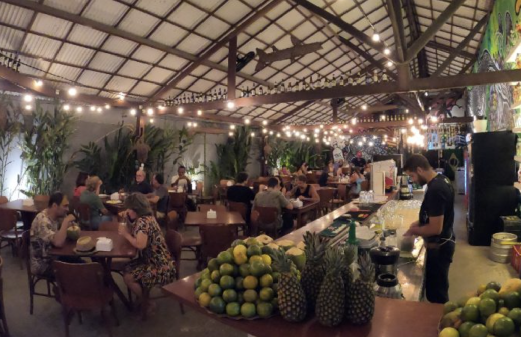 Restaurante em Maragogi a noite
